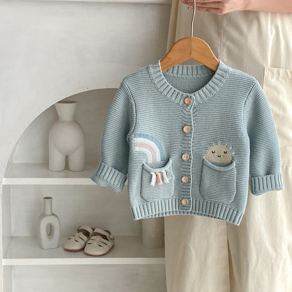 Cardigan Infantil de Algodón con Patrón Arcoíris Bordado y Bolsillos Dobles