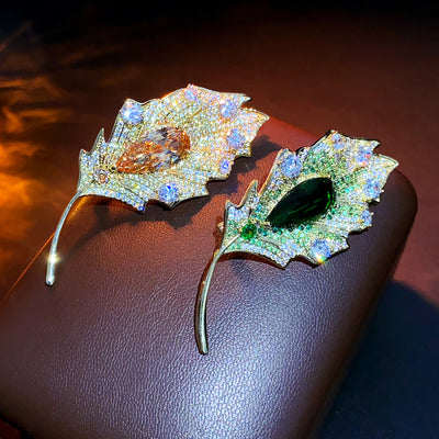 Broche de Hoja Lujo en Cobre y Circón - Image 3