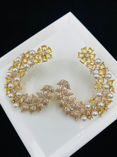 Aretes de Aro Cobre con Diseño C y Cierre de Botón