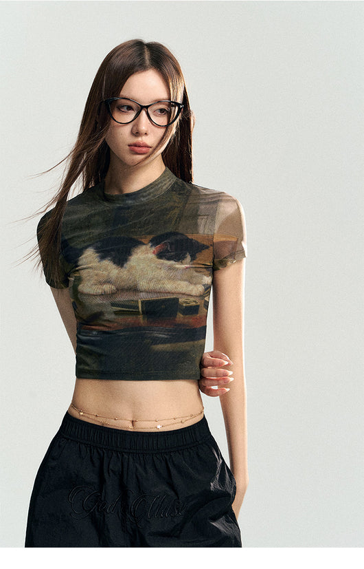 Playera Ajustada con Estampado de Gatitos en Malla Elástica - Image 7