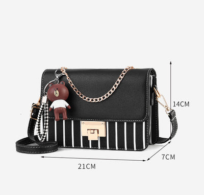 Bolso Bandolera para Mujer con Dije de Osito - Image 4