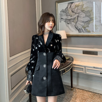 Vestido de Terciopelo Bordado con Cuello V y Mangas Abullonadas Efecto Adelgazante - Image 3