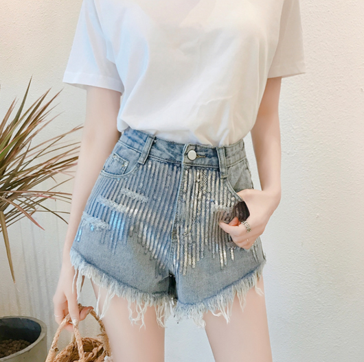 Shorts Anchos de Tiro Alto con Lentejuelas Doradas - Image 10