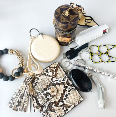 Set de Pulsera Llavero con Bolsa de Cosmético - Diseño Moderno - Image 9