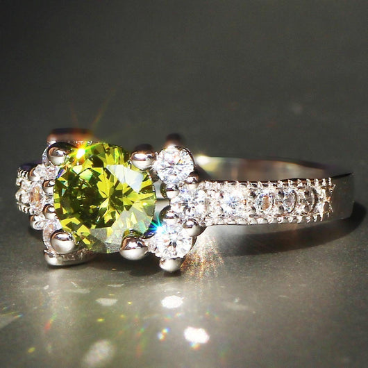 Anillo de Compromiso Princesa Champagne con Gema Europea - Image 3