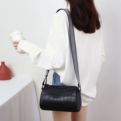 Bolsa Mensajera de Cuero con Correa Ancha - Estilo Casual - Image 3