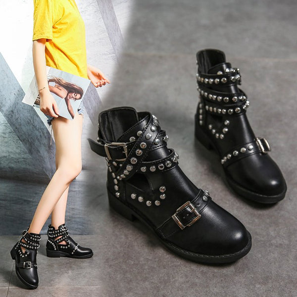 Botas Martin con Remaches de Suela Plana Oversize