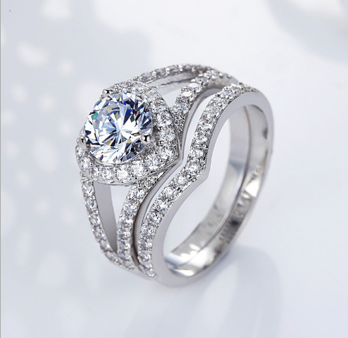 Anillo de Diamante en Forma de Corazón