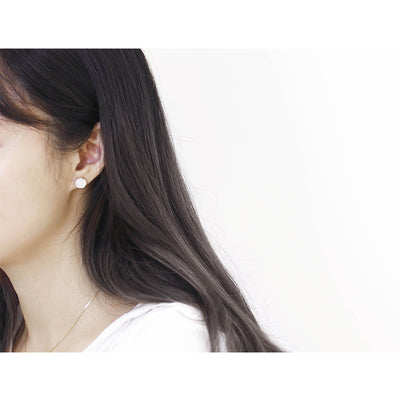 Aretes Sol y Luna con Diseño Elegante y Compacto - Image 3
