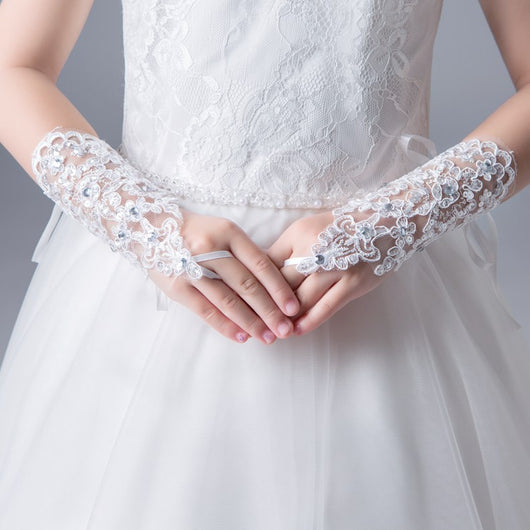 Guantes Encaje Diamante sin Dedos para Niñas - Perfectos para Bodas y Eventos - Image 4