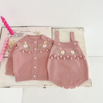 Conjunto Tejido a Mano para Recién Nacido - Cardigan y Mameluco con Flor - Image 30