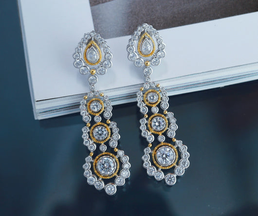 Aretes de Lujo Ligero en Plata 925 con Baño de Oro y Circonitas Brillantes - Image 3