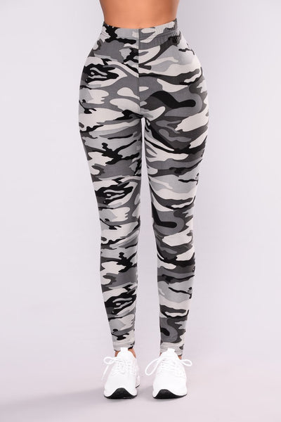 Leggings Casuales con Estampado Camuflaje Gris - Image 19