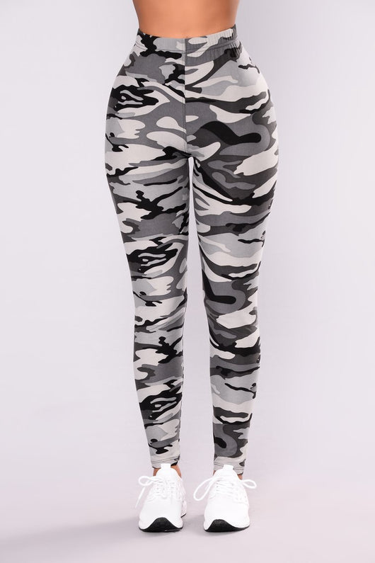 Leggings Casuales con Estampado Camuflaje Gris - Image 19