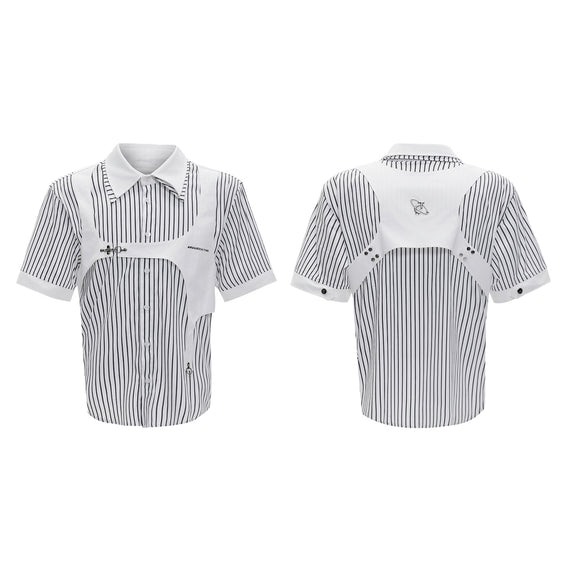 Camisa Rayada Blanco y Negro con Cuello Doble y Efecto Dos Piezas
