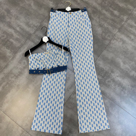 Pantalón Talle Doble con Cutout y Top Tubo