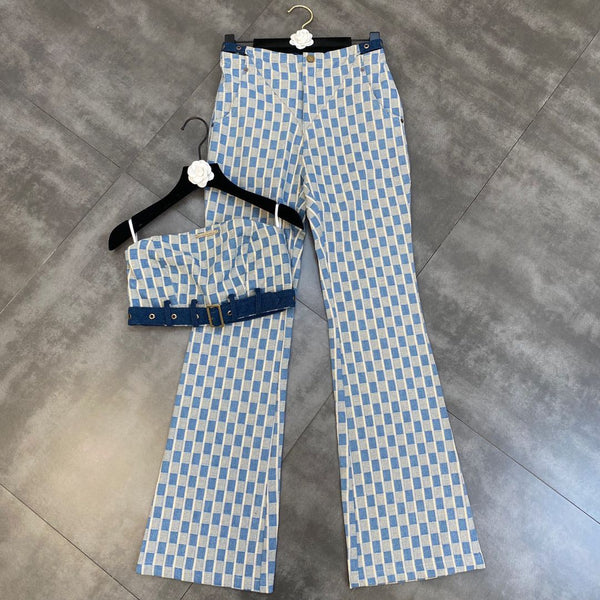 Pantalón Talle Doble con Cutout y Top Tubo