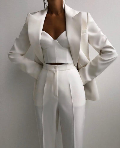 Blazer Ejecutivo para Mujer con Solapas de Pico y Doble Botonadura - Image 10