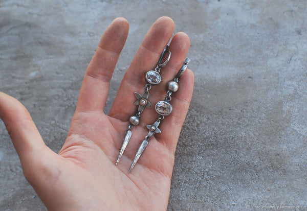 Aretes Colgantes Geométricos Plateados con Cristales de Imitación
