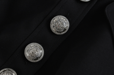 Chaqueta Suelta Negra con Tachuelas para Mujer - Image 13