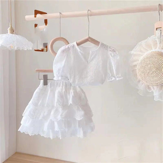 Conjunto Infantil Estilo Vaquero con Blusa Calada y Falda Corta - Image 11