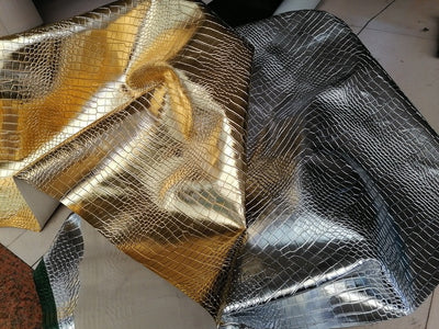 Bolso de Cocodrilo Dorado y Plateado en Cuero Artificial - Image 5