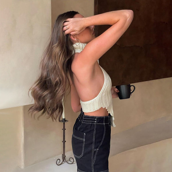 Blusa Tipo Turtleneck Ajustada Irregular en Colores Sólidos