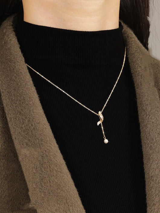 Collar Geométrico de Diamantes con Borla de Perla para Escote - Image 10