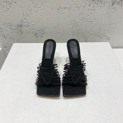 Sandalias de Tacón Alto con Punta Cuadrada en Malla Tejida y Cuero - Image 2