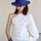 Blusa Elegante con Cadena Metálica, Pliegues Ajustados y Espalda Descubierta