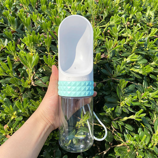 Bebedero Portátil para Perros y Gatos - Dispensador de Agua para Viajes - Image 9