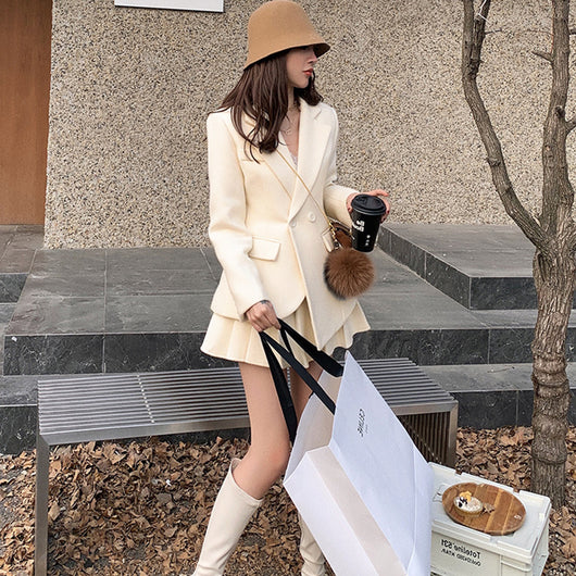 Conjunto de Dos Piezas: Blazer y Falda Plisada de Cintura Alta