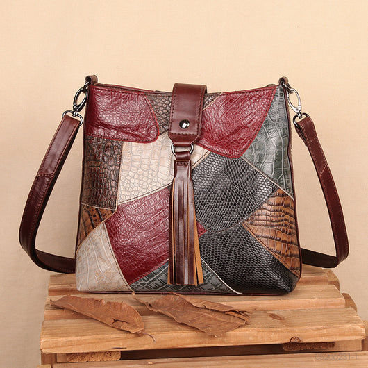 Bolso Mensajero de Cuero con Flecos - Estilo Bucket Soft - Image 8