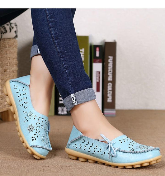 Zapatos Bajos Cómodos para Mamá con Diseño Perforado - Image 4