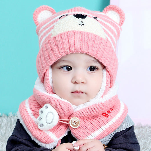 Gorro de Invierno para Bebé con Diseño de Osito y Babero Integrado - Image 2