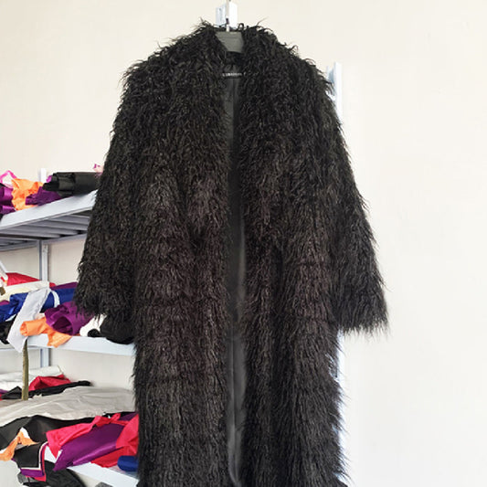 Abrigo de Invierno para Mujer en Cuero con Detalles de Piel