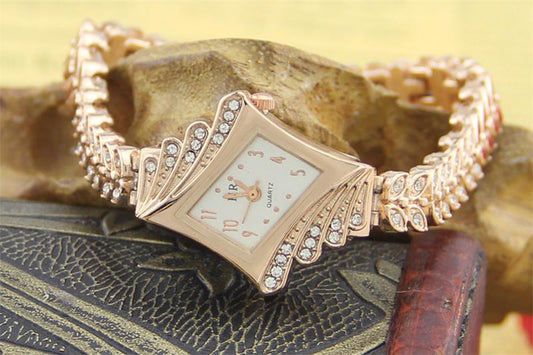 Reloj de Pulsera para Mujer Dorado Rosa con Diseño de Trigo y Pavé de Piedras - Image 2