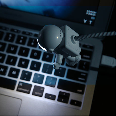 Lámpara de Escritorio LED Astronauta con Puerto USB - Diseño Romántico Moderno - Image 2