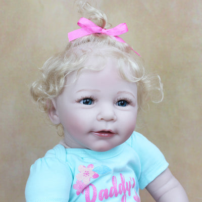 Muñeca Reborn de Tela 55cm - Bebé Realista con Cuerpo Suave - Image 6