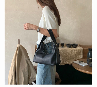 Bolsa de Moda Texturizada en Forma de Media Luna para Axila - Image 27