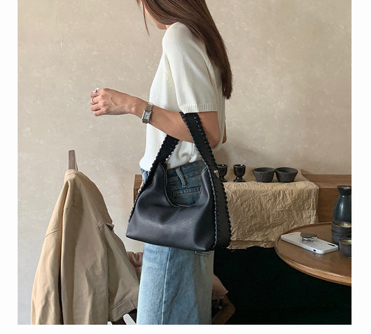 Bolsa de Moda Texturizada en Forma de Media Luna para Axila - Image 27
