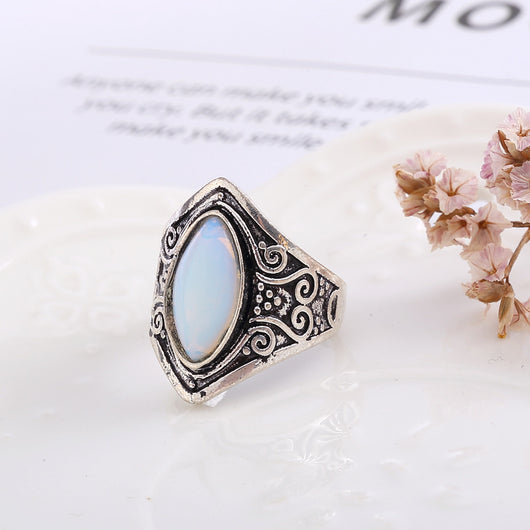Anillo de Plata Thai con Piedra de Luna Estilo Punk - Image 7