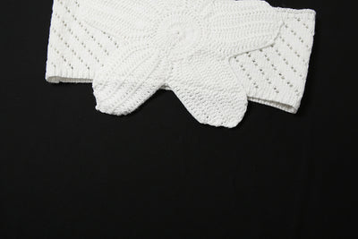 Camiseta Tejida con Escote Halter y Detalles Recortados en Encaje - Image 17