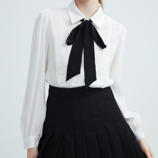 Blusa Blanca de Encaje con Cordones y Manga Larga para Mujer - Image 3