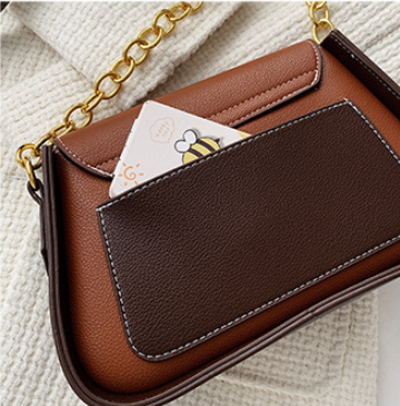 Bolsa Femenina con Hebilla Metálica de Moda y Combinación de Colores - Image 8