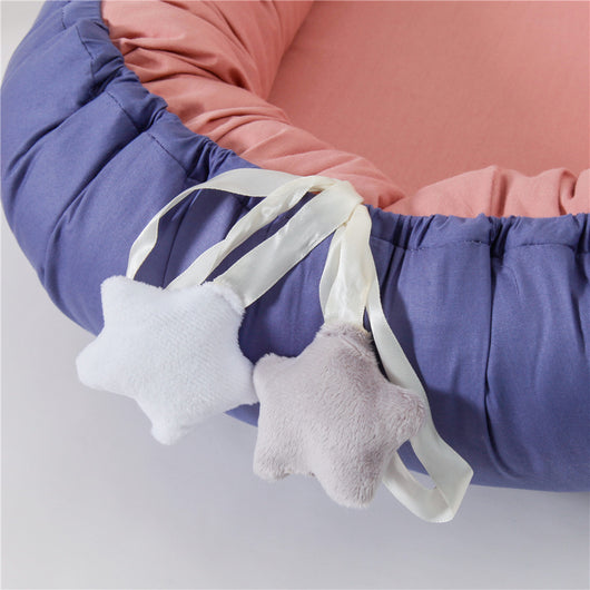 Almohada de Viaje Plegable para Cuna Portátil con Funda Lavable - Image 4