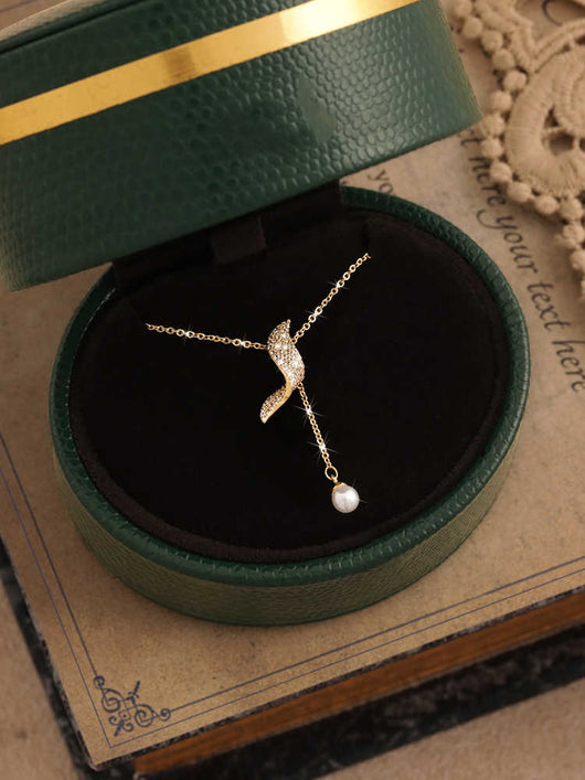 Collar Geométrico de Diamantes con Borla de Perla para Escote - Image 3