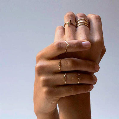 Anillo de Plata Pura Diseño V Minimalista