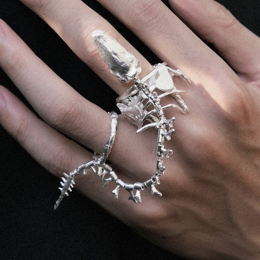 Anillo Bicolor Blanco y Negro para Mujer - Image 8