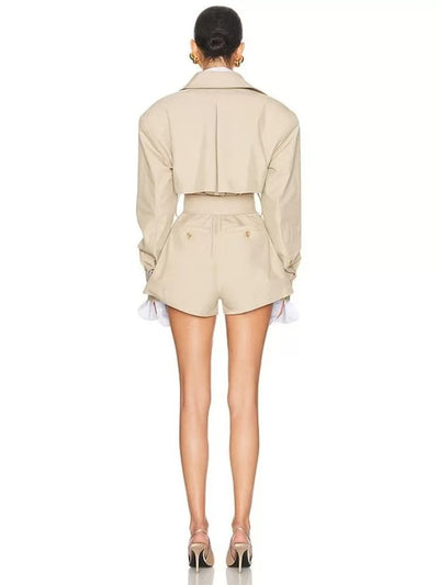 Short Estilo Trench Coat Clásico Británico Cintura Ajustada Caqui Claro - Image 13